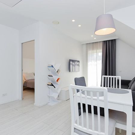 Apartment Amber White Nido Extérieur photo